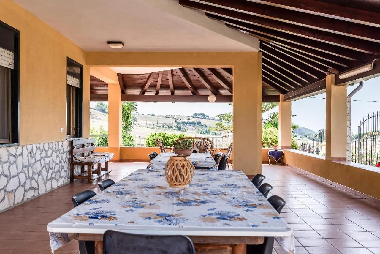 Villa Tre 'S' Montallegro Italy